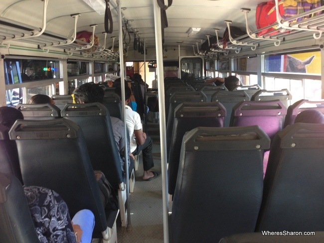 رحلة الحافلة من بولوناروا إلى كاندي
